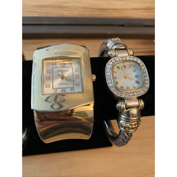 Women\'s Bangle Watch Lot 4 Total New Batteries main image 13